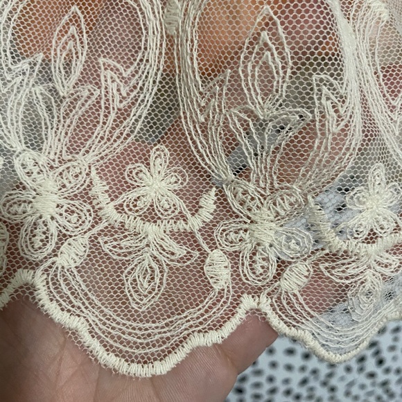 Peach and lace top - Picture 3 of 3